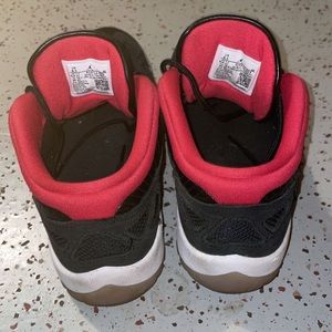 Jordan bred 11 low ie